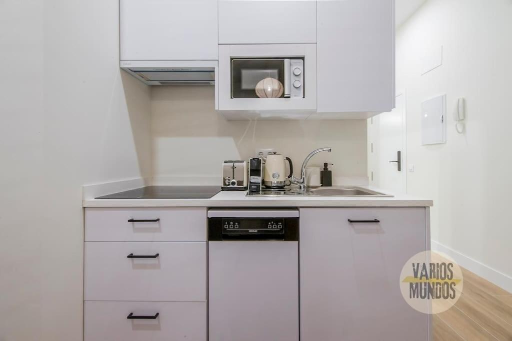 Cozy Y Centrico Apt Para 6Pax En Plaza Del Carmen E2 Madrid Exterior photo