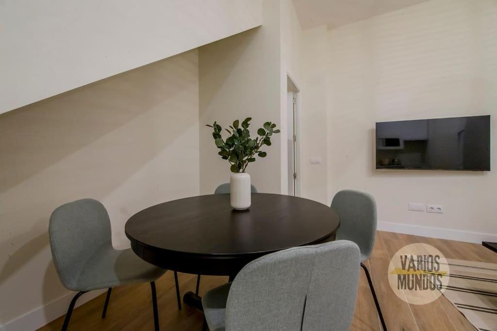 Cozy Y Centrico Apt Para 6Pax En Plaza Del Carmen E2 Madrid Exterior photo